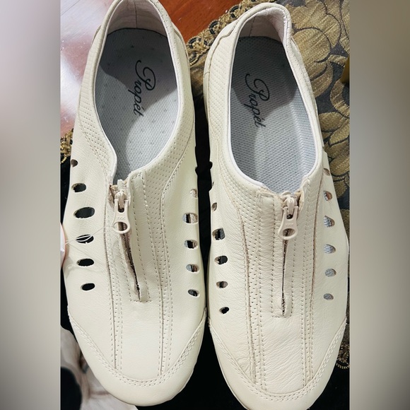 Propet 8 Wide 🆕 Washable Full Grain Leather Swift shoe zip closure washable - Picture 3 of 15